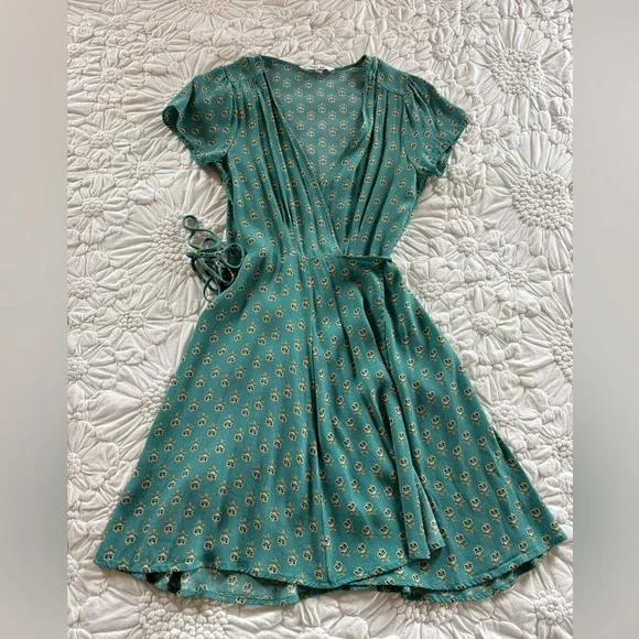 Rolla’s Wrap Dress - Picture 2 of 7